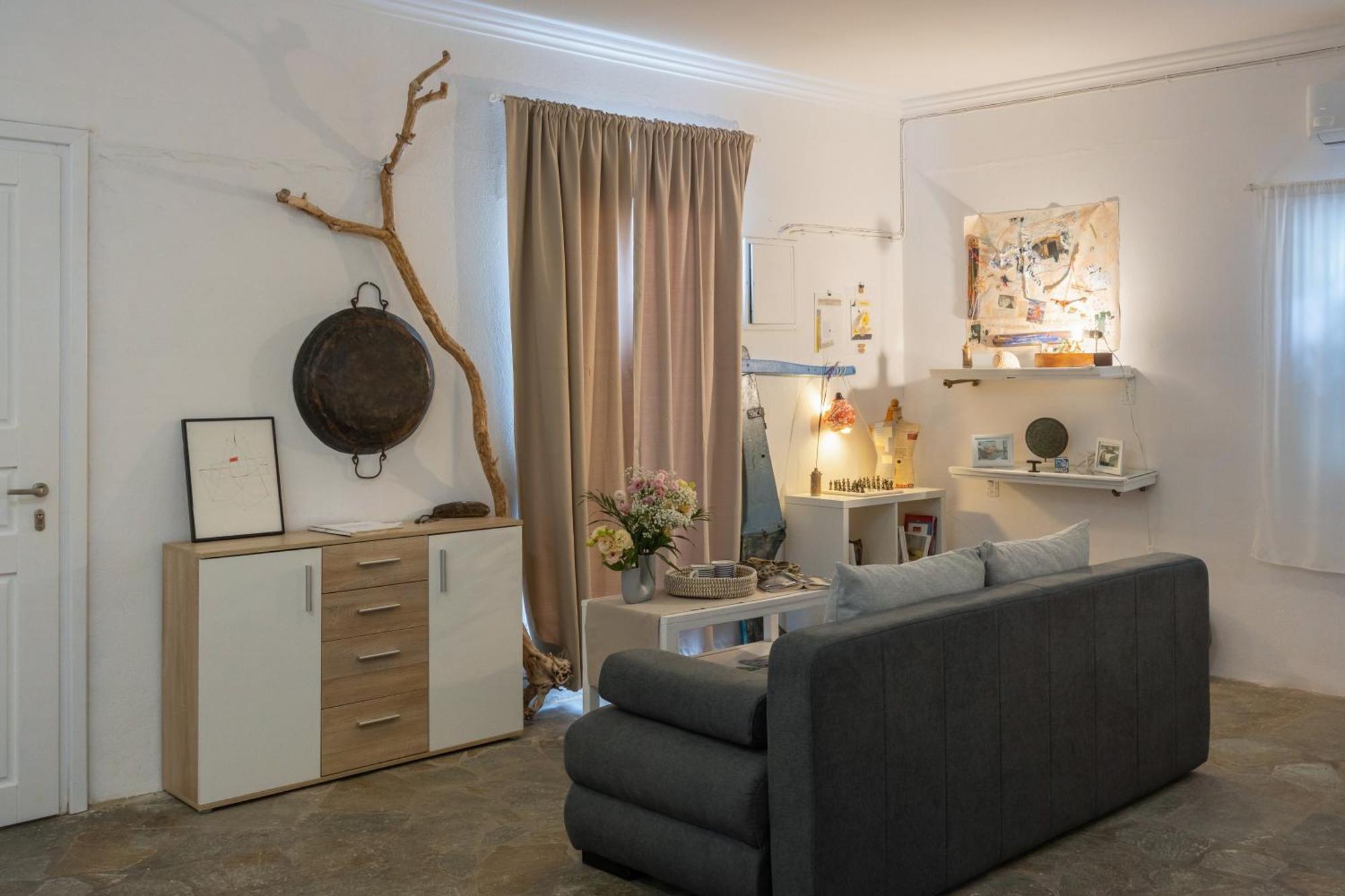 Studio Home Naousa  Bilik gambar